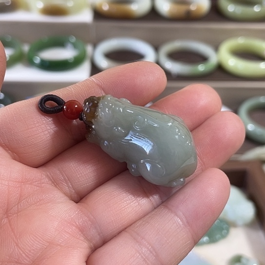 和田玉颈饰未镶嵌霸**豪