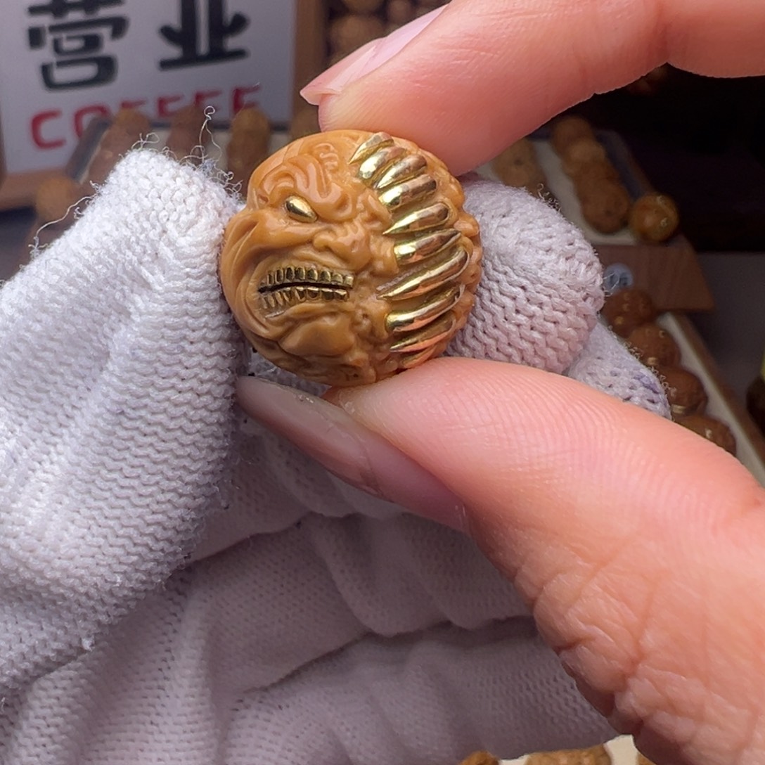 猴头核桃把件镶嵌款吞噬嗔怒佛爷全品有正常封口线