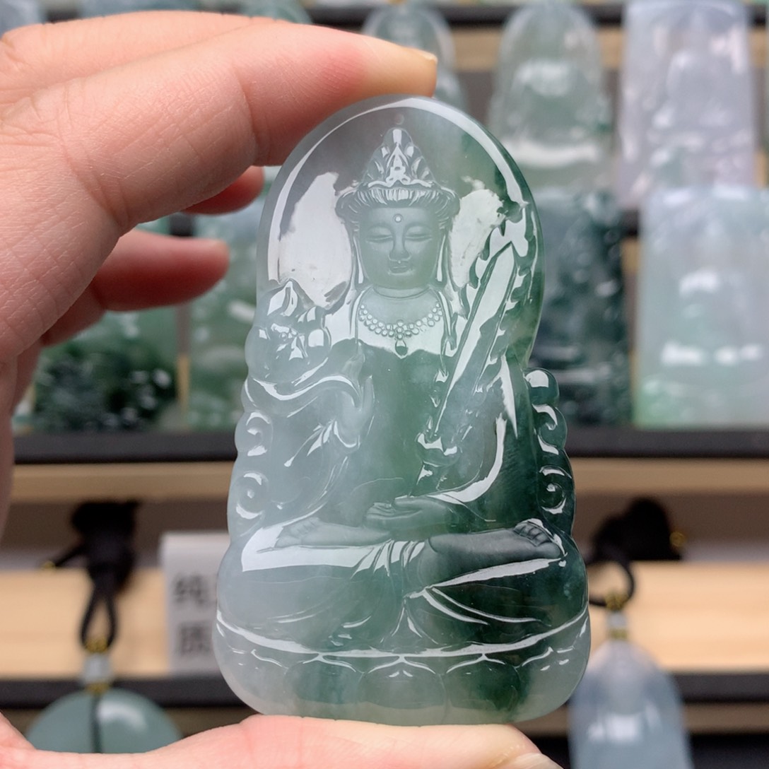 颈饰未镶嵌翡翠虚空藏