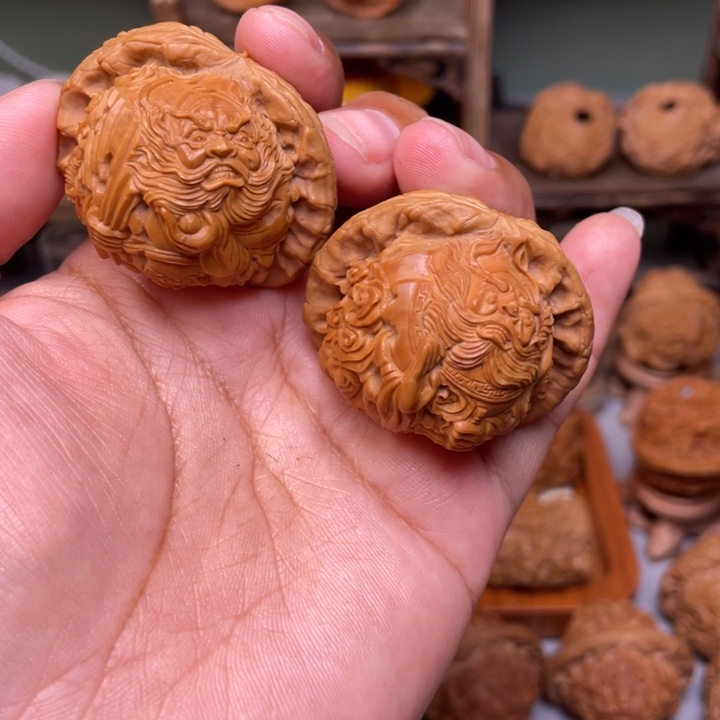 林*白狮子雕刻的钟馗