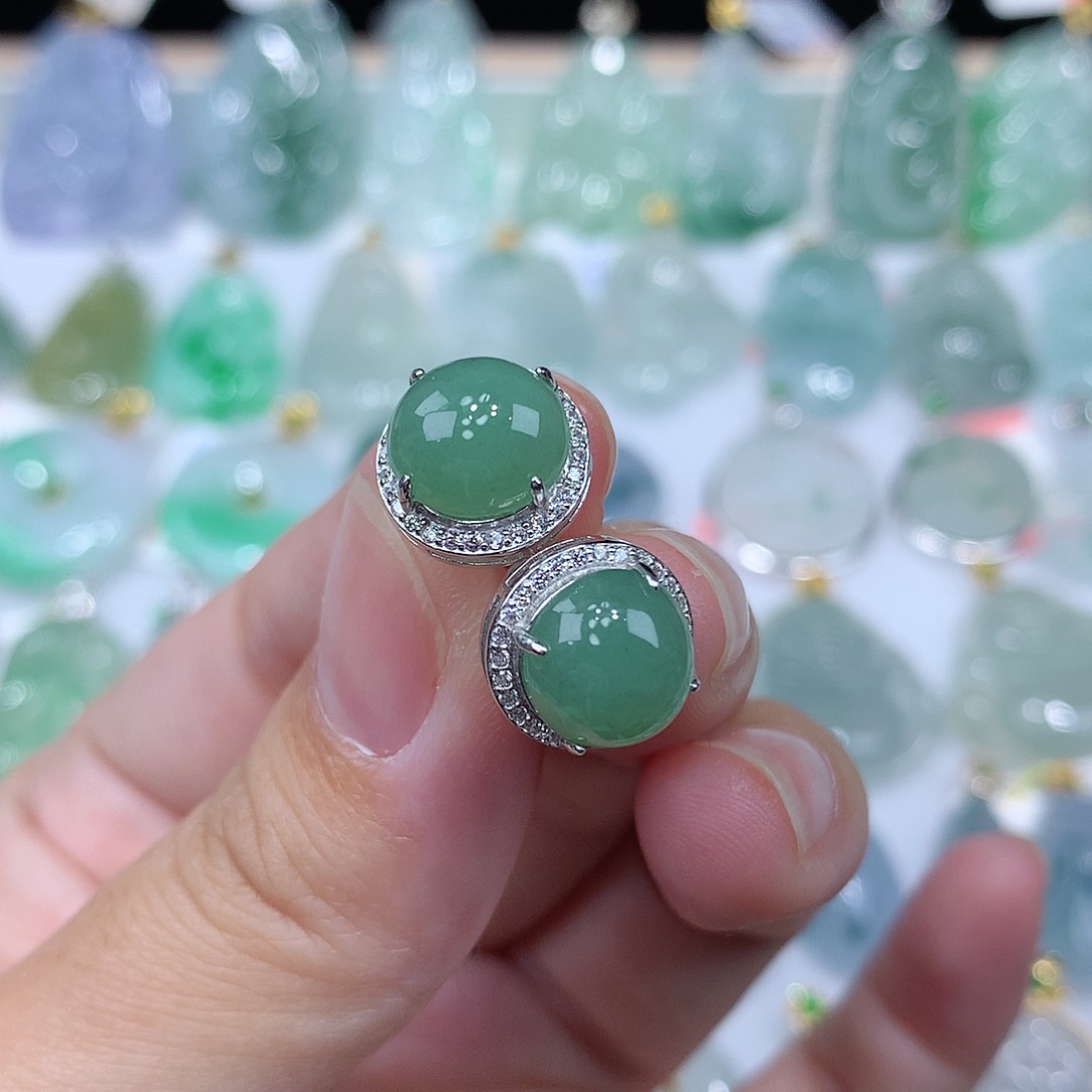 翡翠颈饰银S925镶嵌耳钉