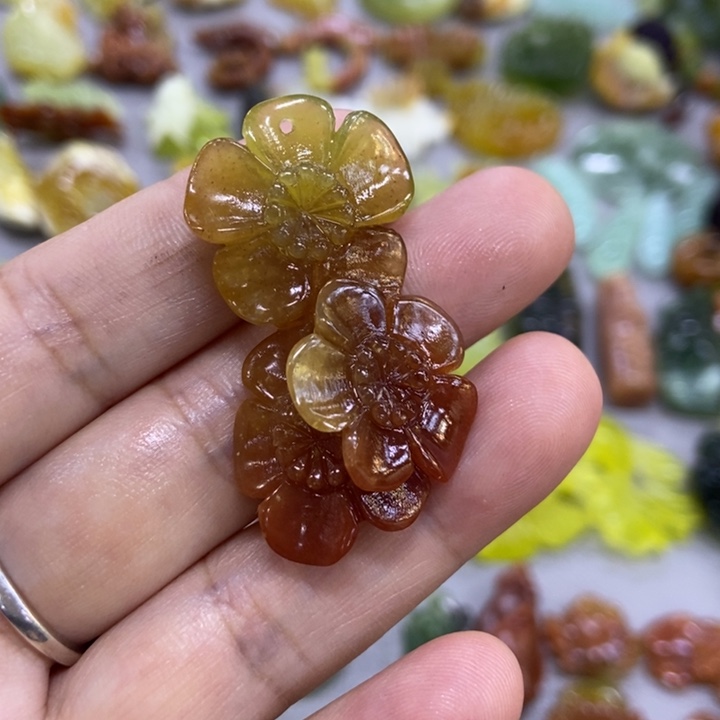 未镶嵌蛇纹石玉挂件