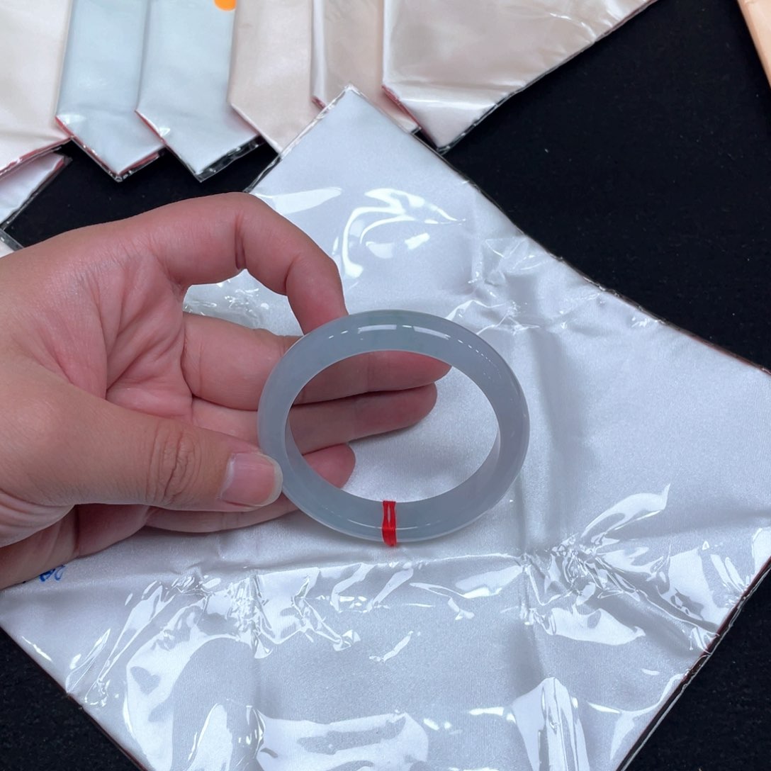 翡翠手镯未镶嵌小**乖55.2正圈