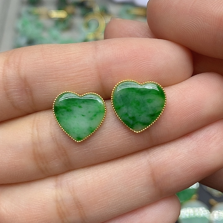 翡翠耳饰18K金镶嵌?*亮天然翡翠