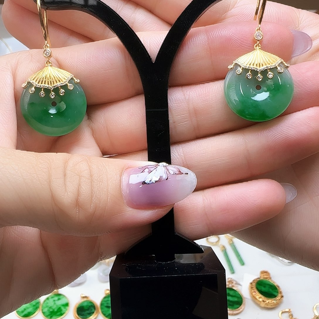 翡翠18K金镶嵌耳饰耳钩款