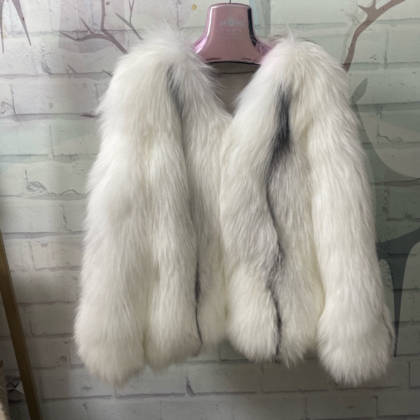 短款单排扣中长款通用码常规款V领女网红白色时尚百搭编织贵妃