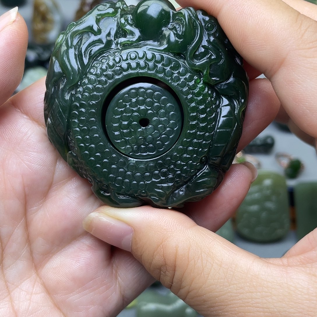 和田玉未镶嵌挂件