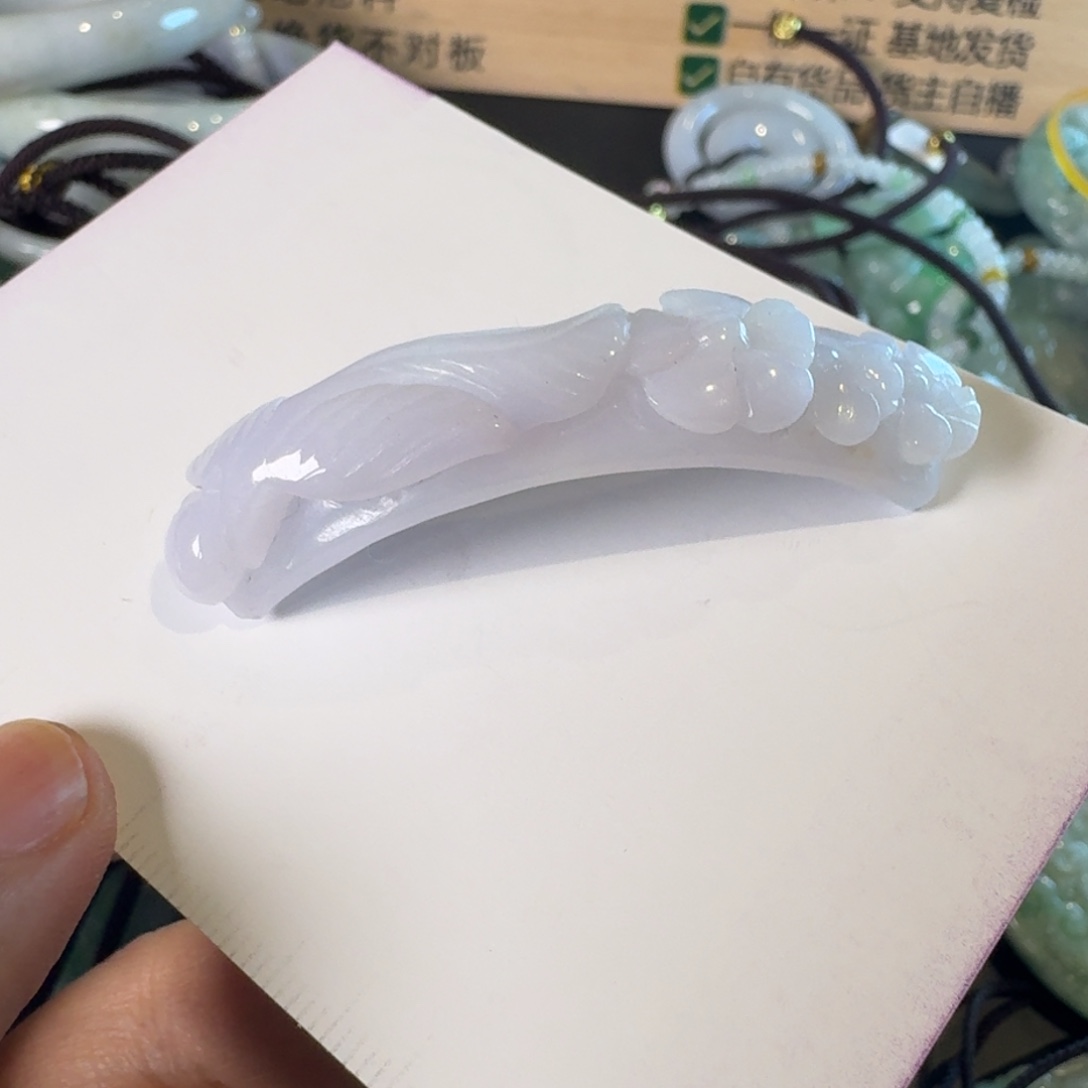 翡翠未镶嵌颈饰颈饰