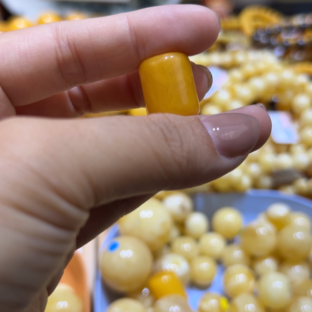 琥珀珠宝奇石未镶嵌