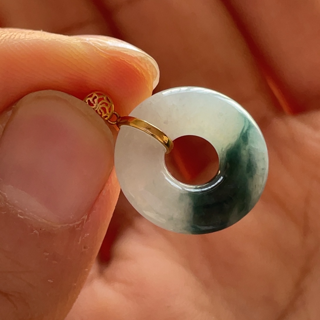 翡翠颈饰18K金镶嵌圈