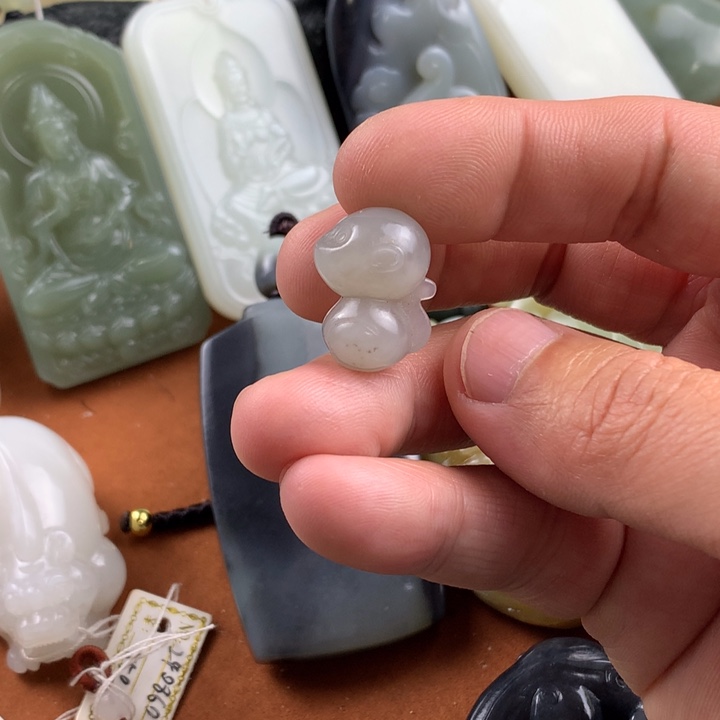 和田玉颈饰未镶嵌