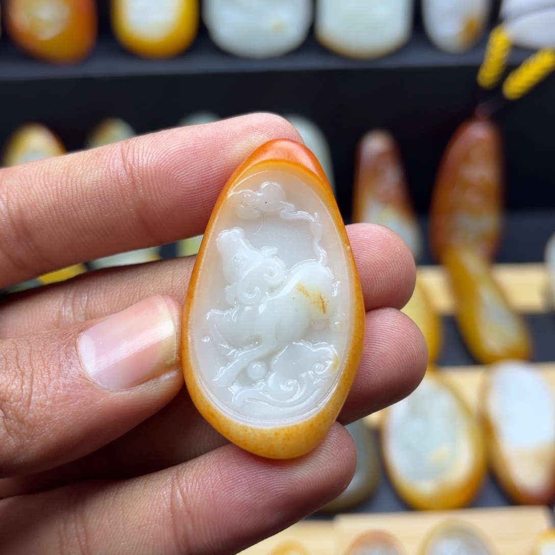 和田玉未镶嵌颈饰