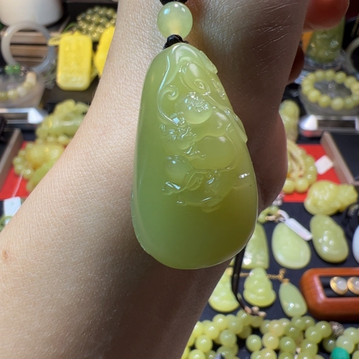 和田玉（黄玉）未镶嵌颈饰