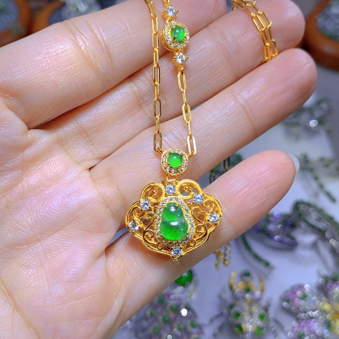 翡翠颈饰银S925镶嵌天然翡翠