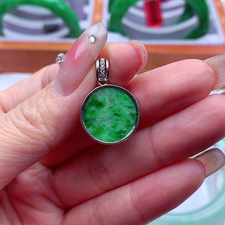 翡翠颈饰银S925镶嵌翡翠