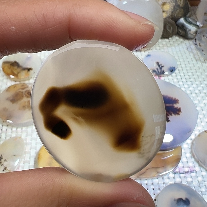 光****玛瑙/玉髓未镶嵌颈饰