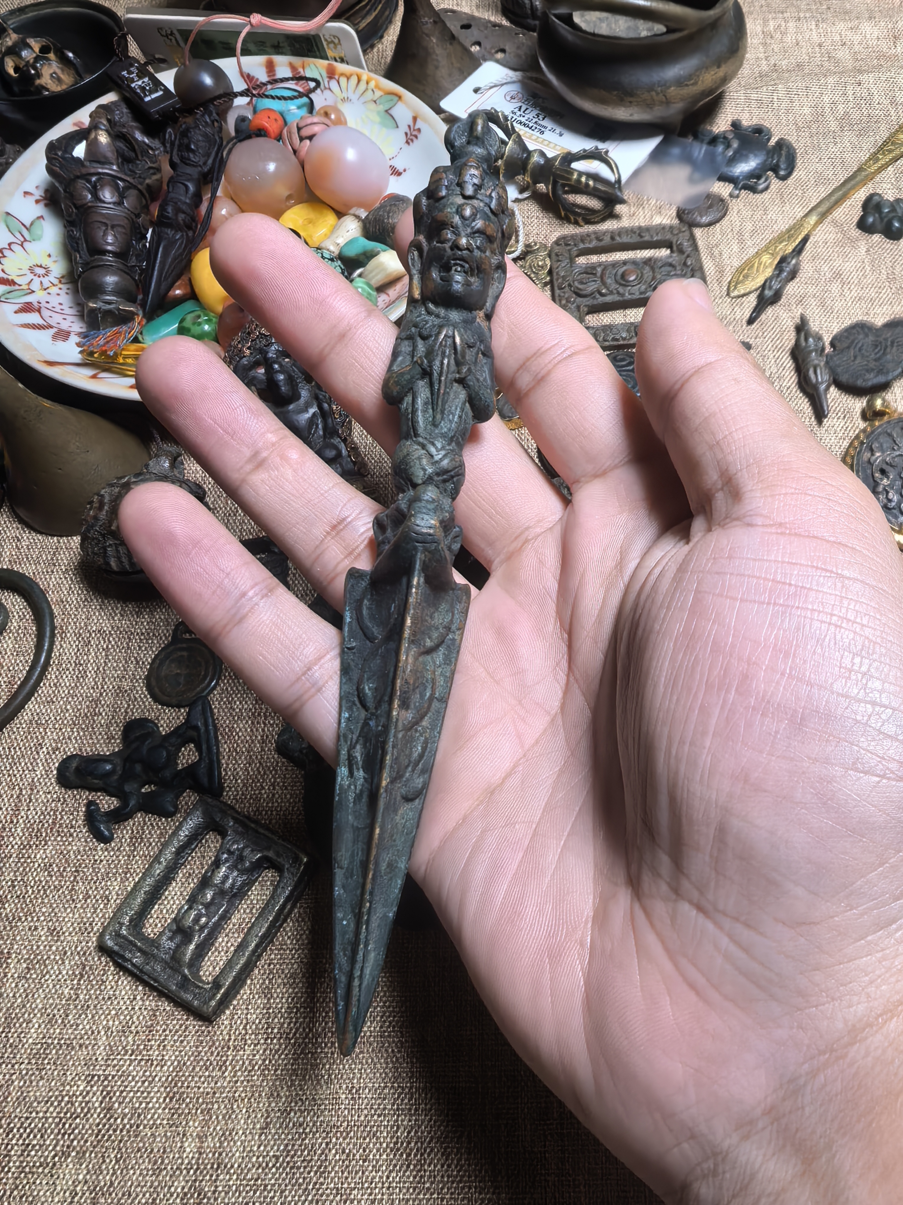 一个老阿佳手里买的 年份不大 适合手持