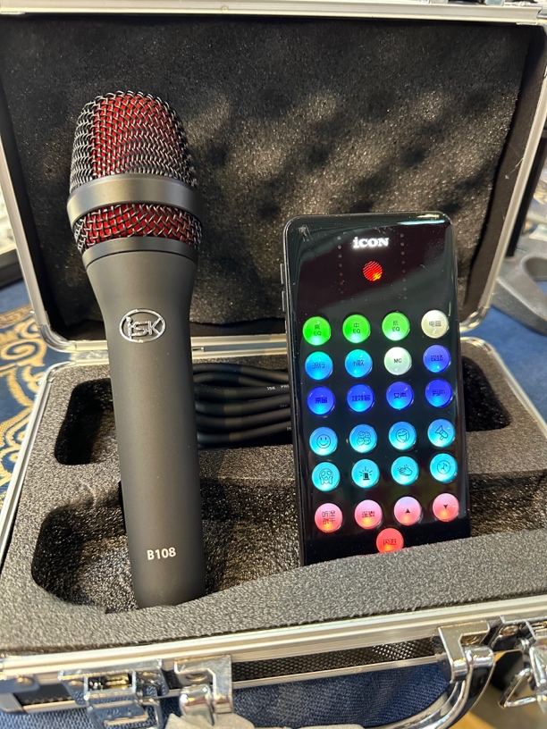 99新  抖音手机直播套装 话筒 声卡 支架 耳机 otg线