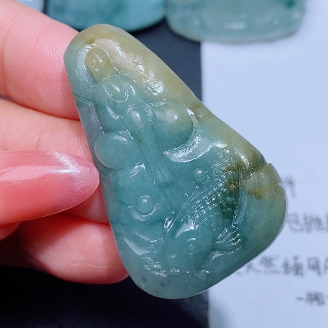 定制翡翠吊坠未镶嵌