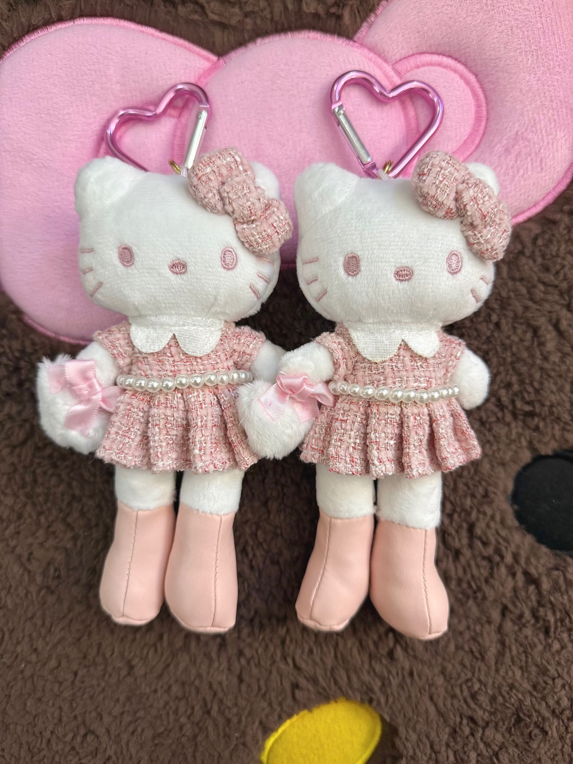 香港动漫节限定长腿小香风helloKitty包包挂件可爱挂饰kitty挂件
