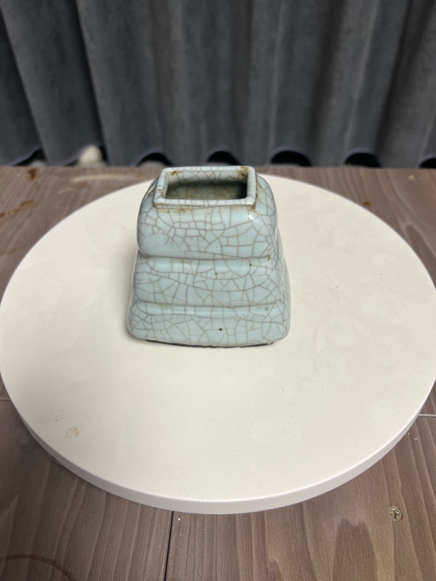 官窑连升三级笔筒