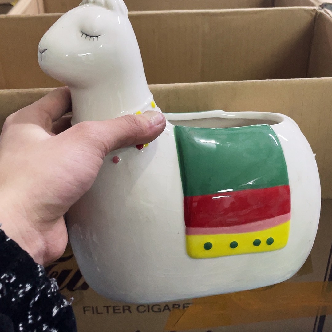 摆件   磕碰。封釉。