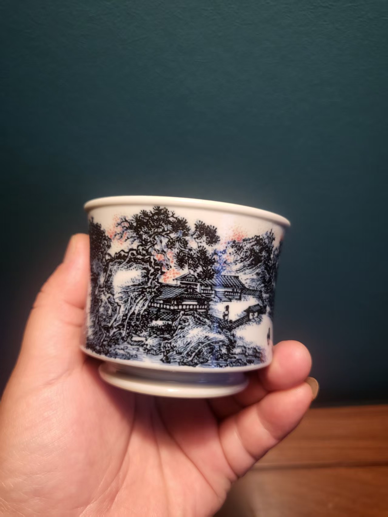 青花釉里红山水陶瓷