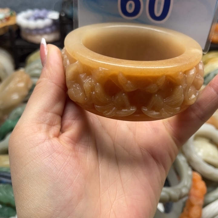 石英岩玉未镶嵌手镯