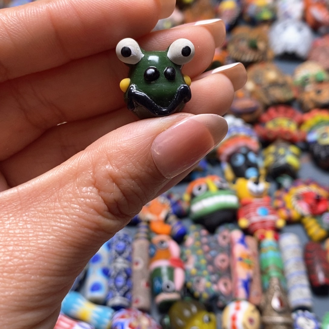 琉璃颈饰印度尼西亚青蛙头