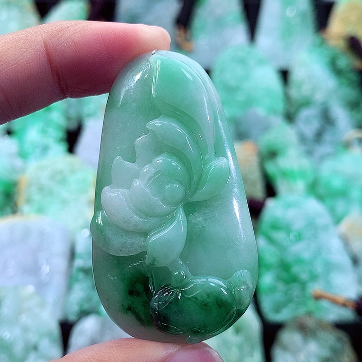 翡翠未镶嵌吊坠(不含链)