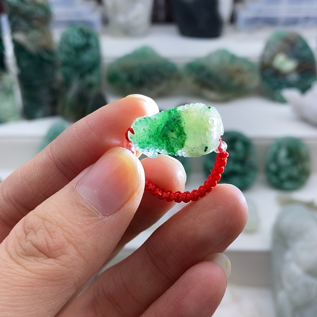 独山玉未镶嵌颈饰