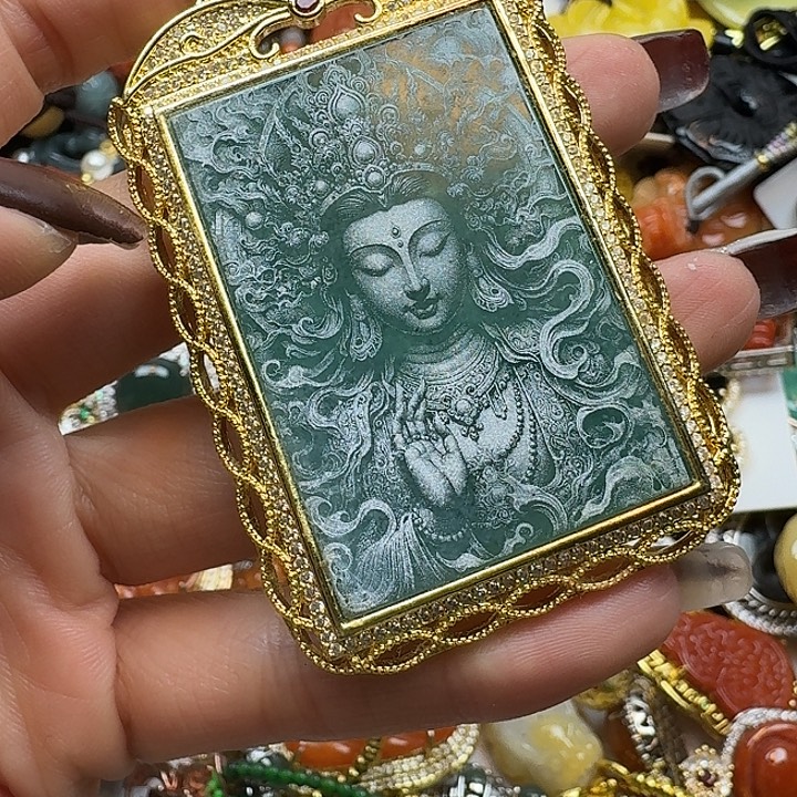 翡翠未镶嵌颈饰翡翠