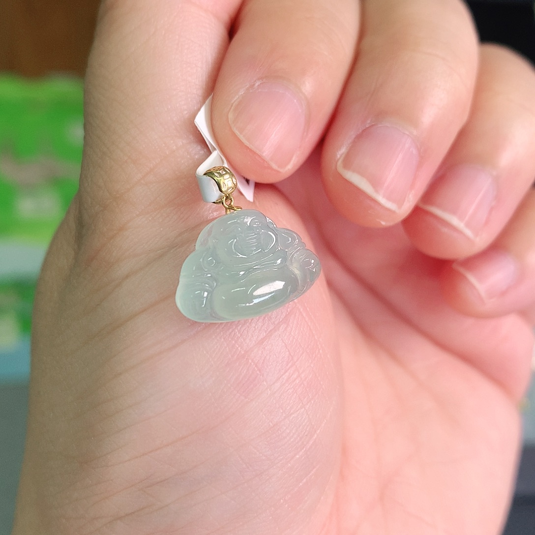 翡翠颈饰18K金镶嵌冰胶绿小佛