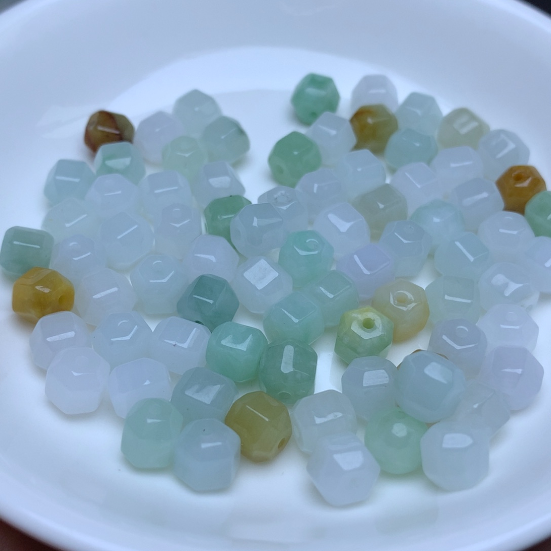 【闪购商品】翡翠手链未镶嵌卡6.4冰三彩六棱珠30个