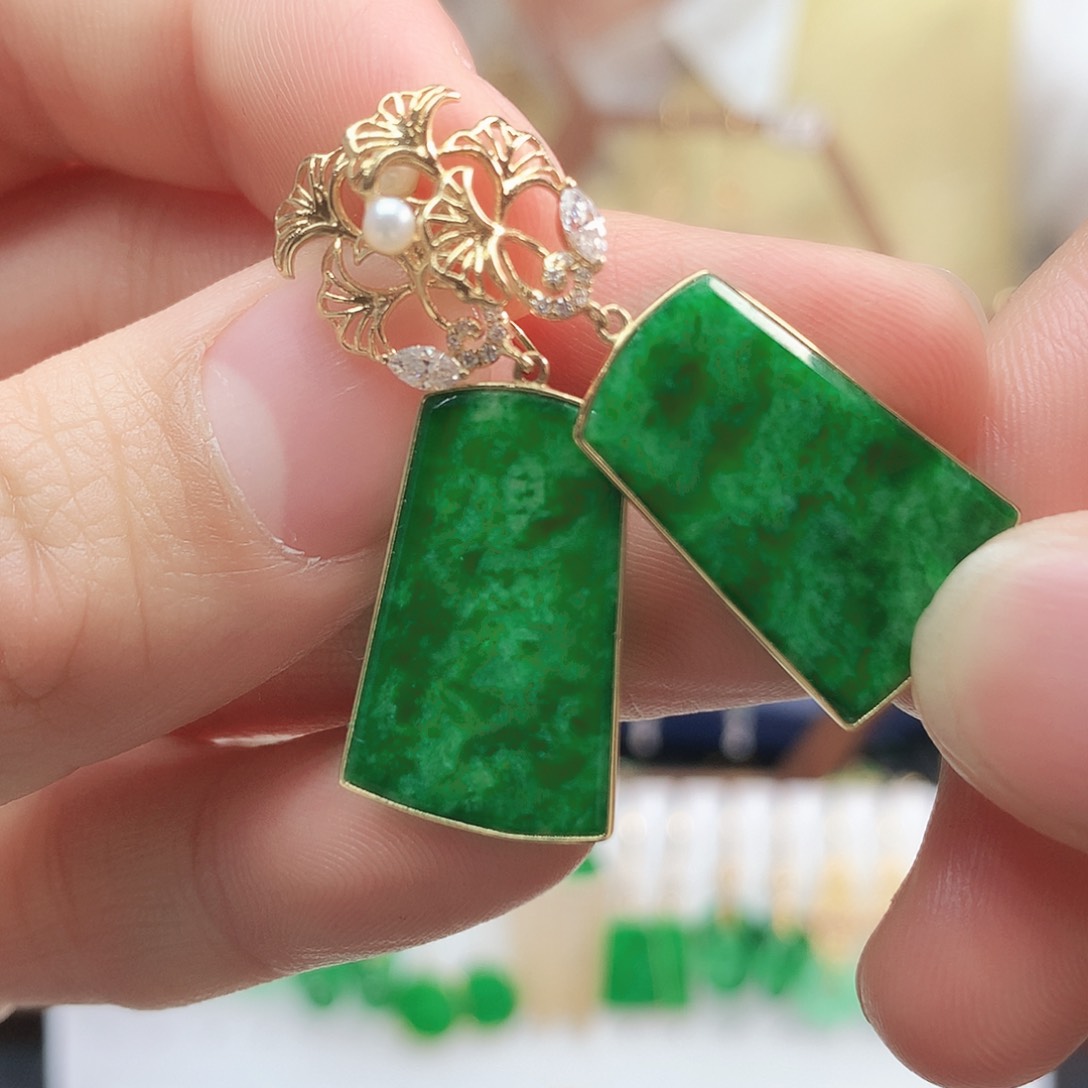 翡翠耳饰18K金镶嵌耳饰