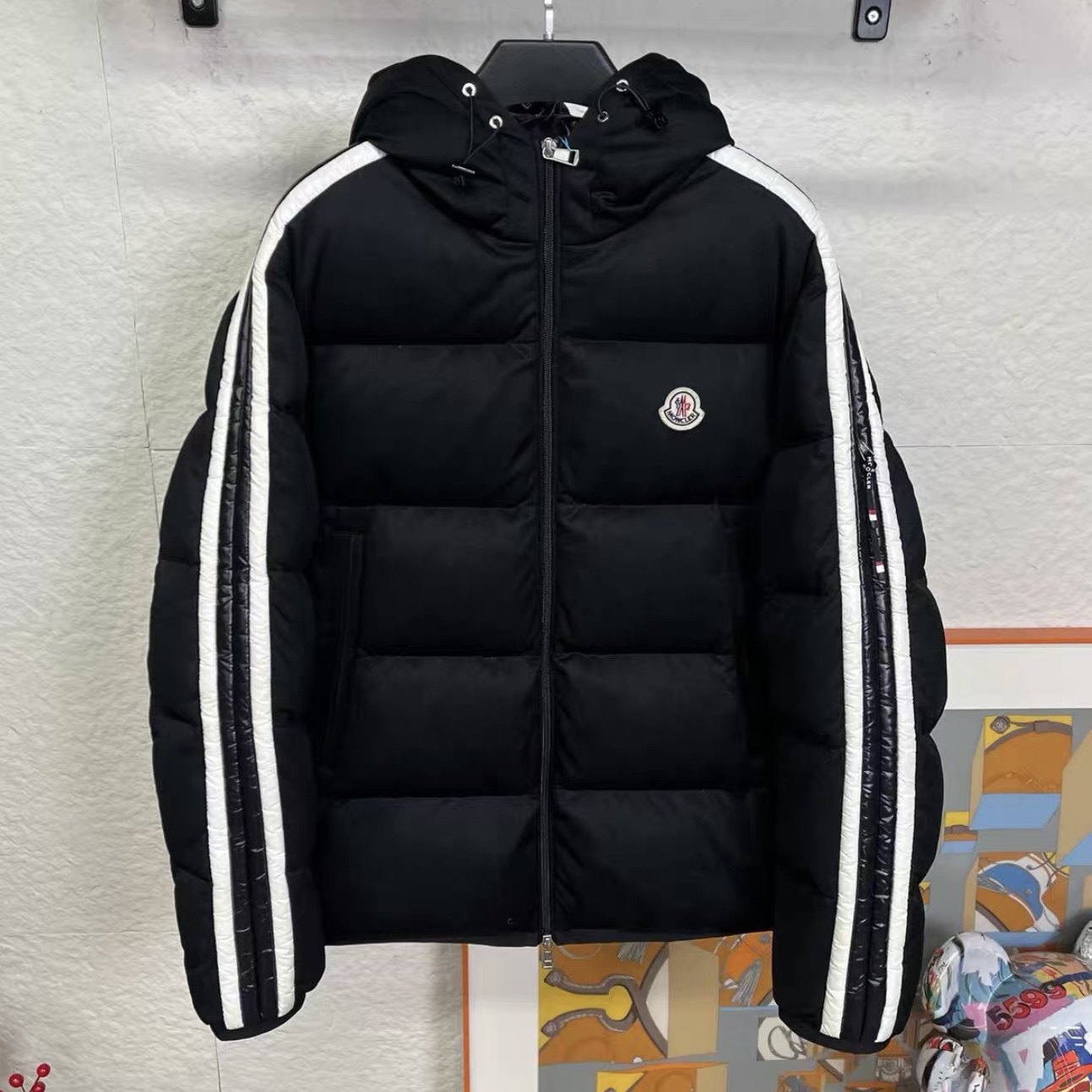 未使用 MONCLER 盟可睐新款Sanbesan系列条纹羽绒服/1码/价18100