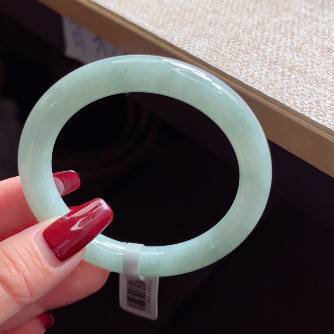 翡翠手镯未镶嵌手镯