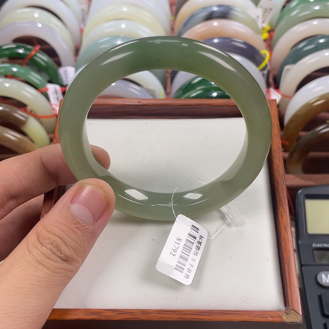 【闪购商品】和田玉手镯未镶嵌59 60