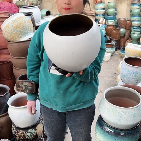 20口23高。瑕疵盆子。