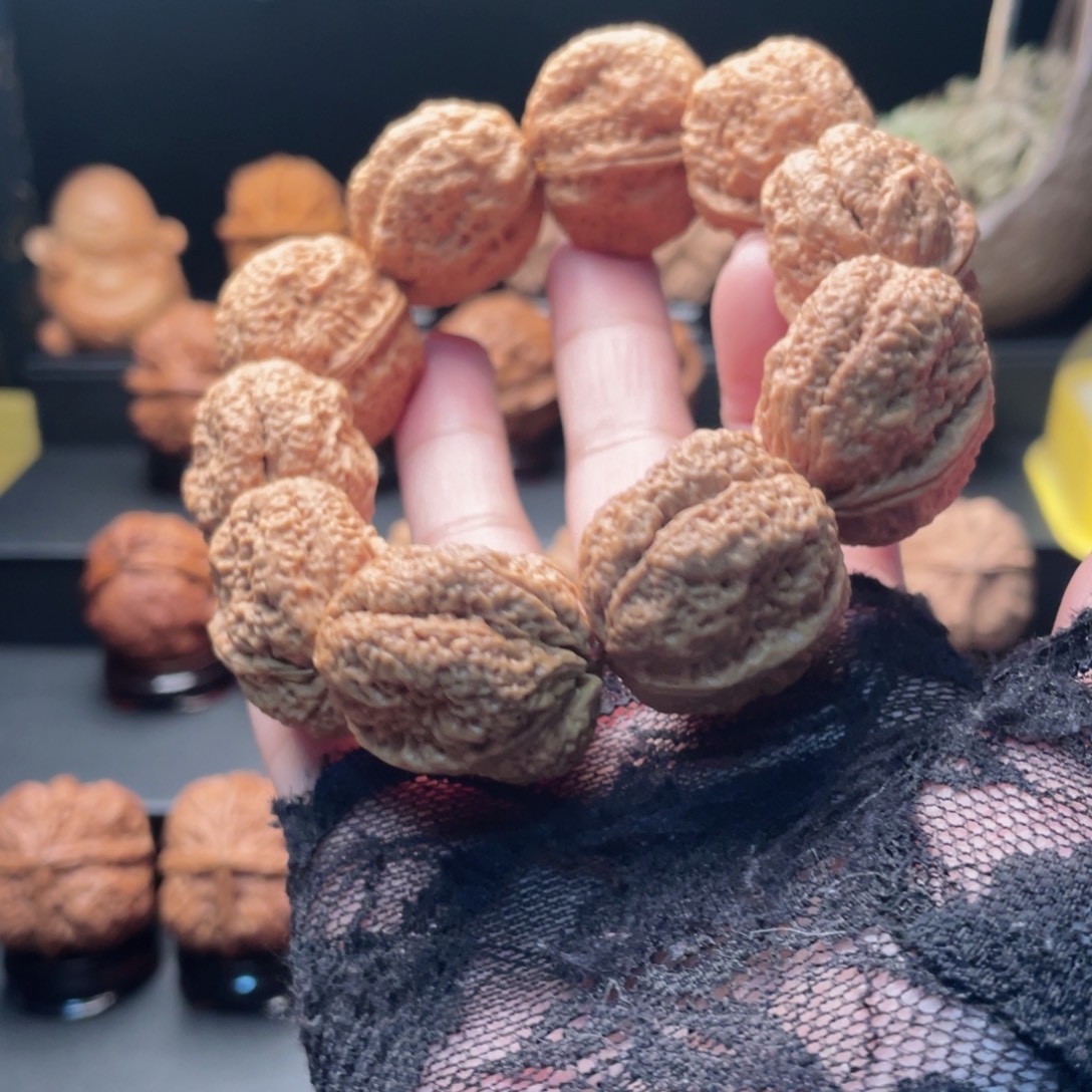 吊坠文玩核桃手串…………