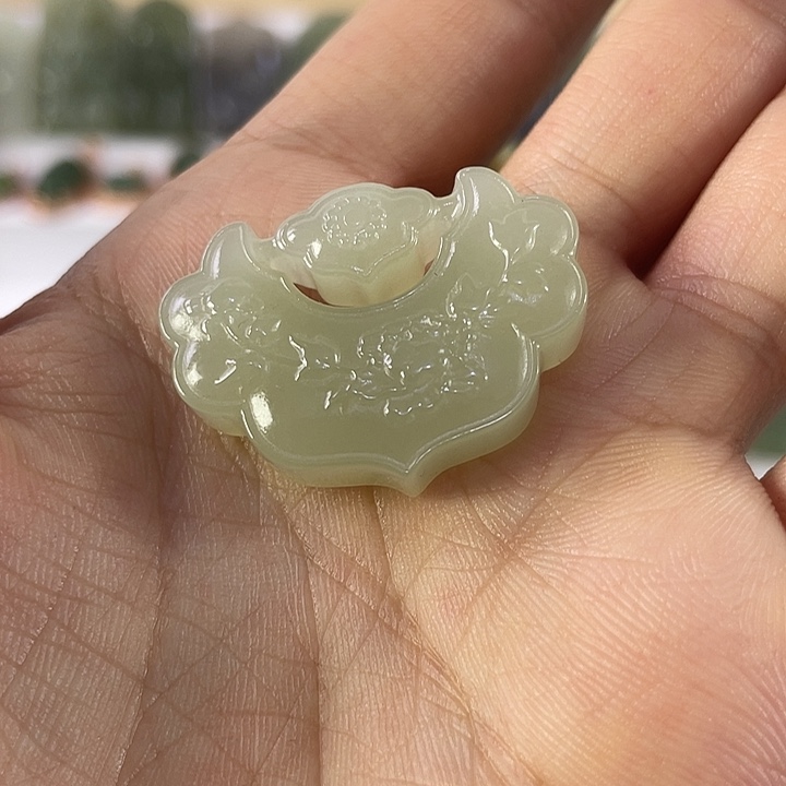 和田玉未镶嵌吊坠(不含链)