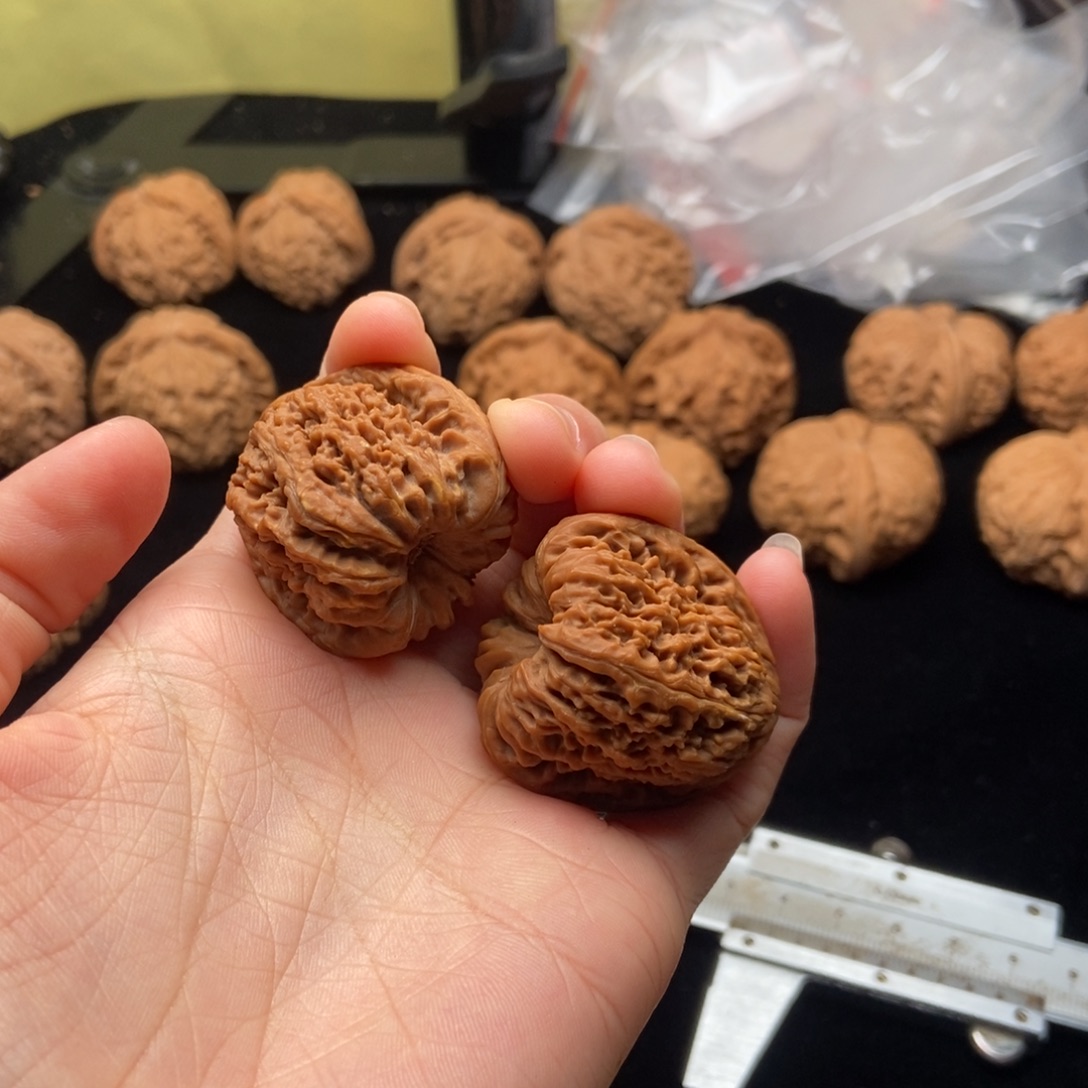 ****瓜文玩核桃吊坠南疆石