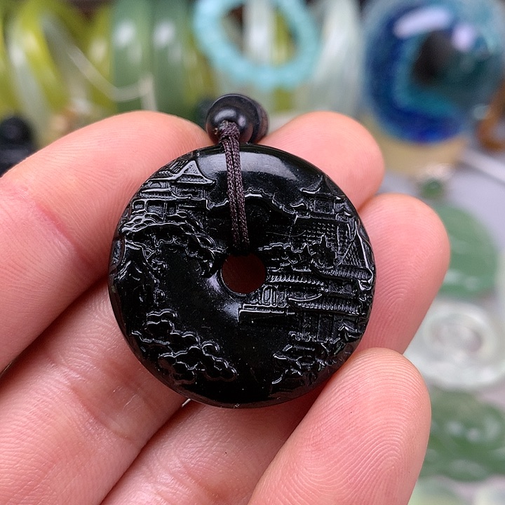 蛇纹石玉挂坠未镶嵌