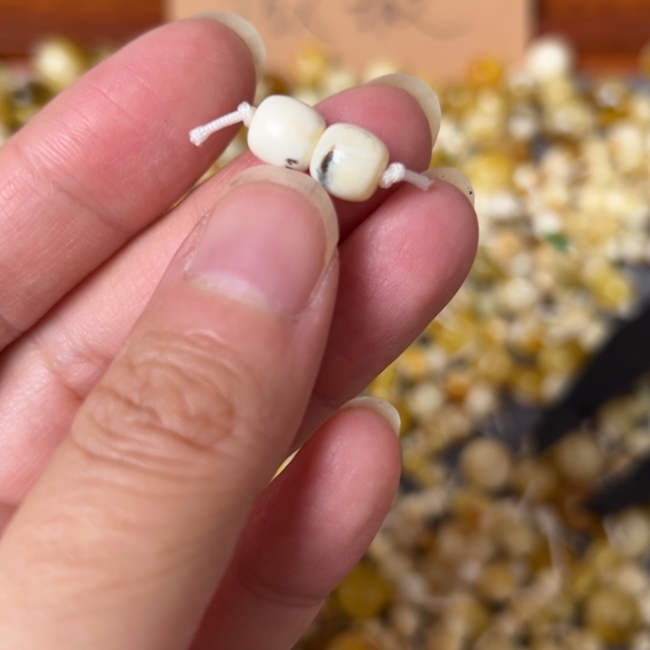 蜜蜡未镶嵌裸石7mm一点