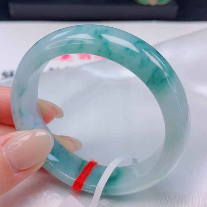 翡翠未镶嵌手镯51。52