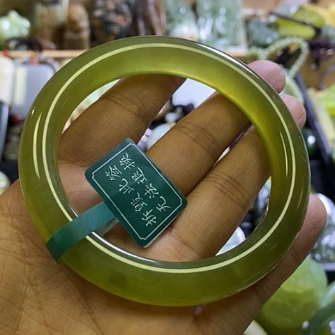 岫玉未镶嵌手镯60口径
