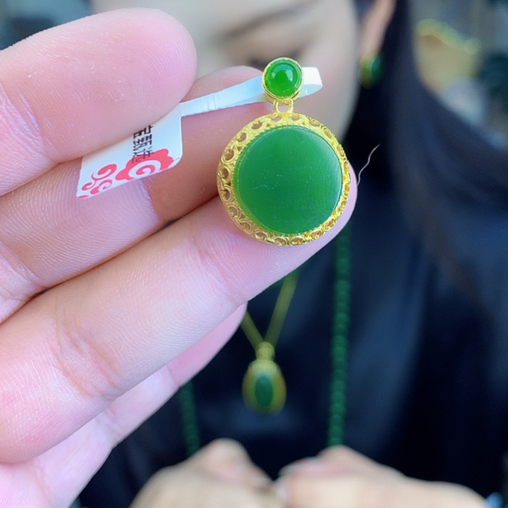 颈饰银S925镶嵌和田玉（碧玉）吊坠