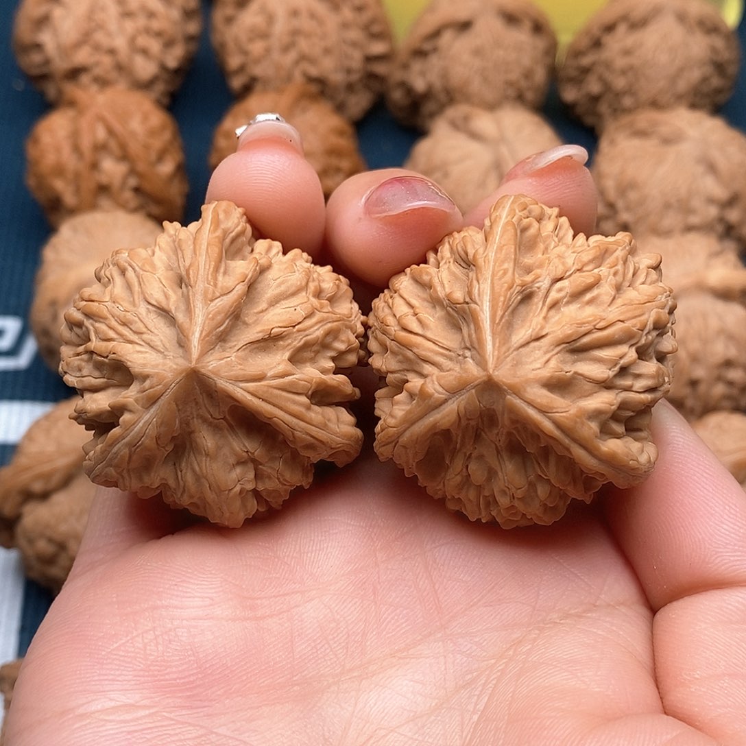 文玩核桃吊坠双***游玉龙