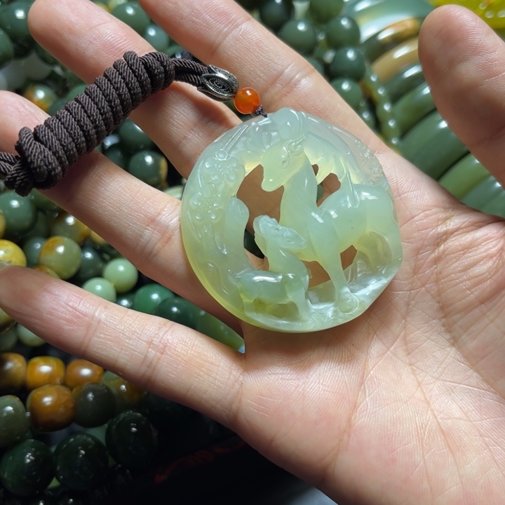蛇纹石玉合金颈饰
