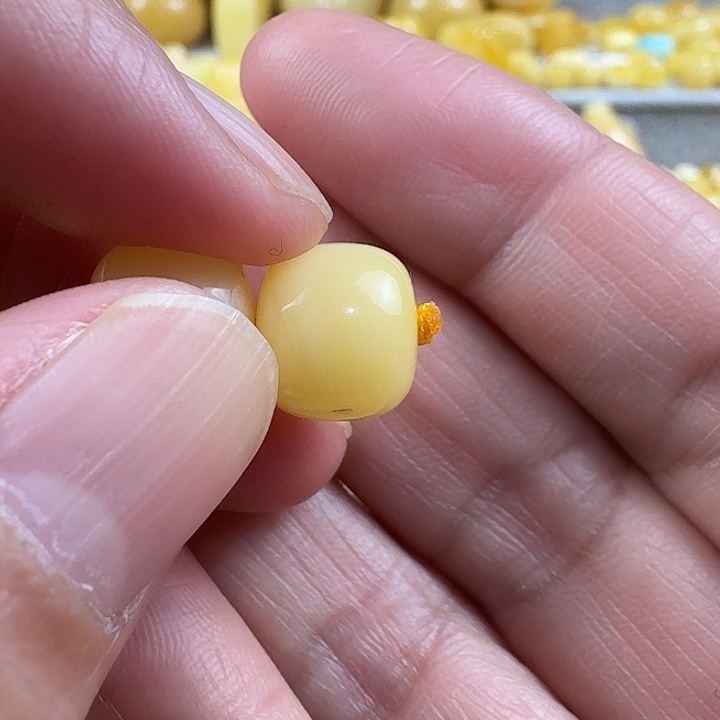 流***云蜜蜡未镶嵌裸石32